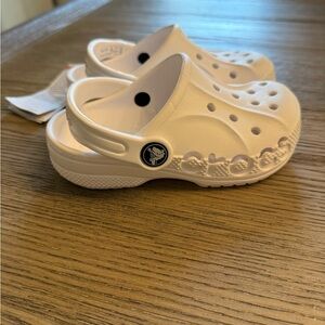 NWT Crocs Size 9C